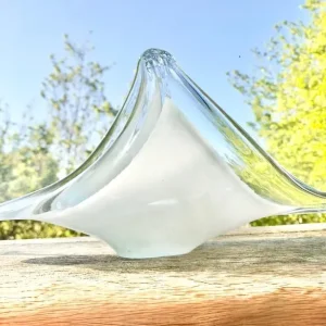 White glass sail shaped basket bowl, 31cm long x 12cm wide x 18cm tall - Image 7