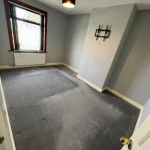 3 Bed Town House with Garden - Image 4