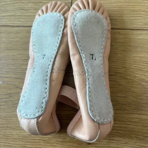 New full sole leather ballet shoes size 7 - Image 2