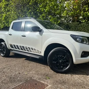 2020 Nissan Navara DCI N-GUARD 4x4 Double Cab Pick-Up - Image 5