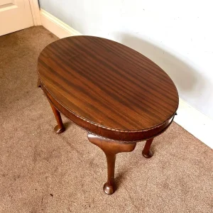 Vintage Wooden Oval Coffee Table H18in/46cm W24.5in/62cm D17.5in/44cm Good condition D008 - Image 2