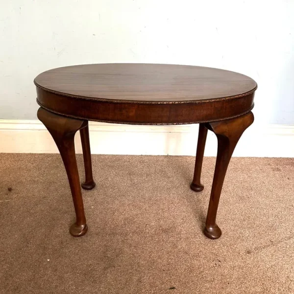 Vintage Wooden Oval Coffee Table H18in/46cm W24.5in/62cm D17.5in/44cm Good condition D008