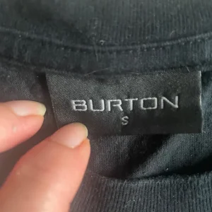 Men’s pullover size small Burton - Image 2