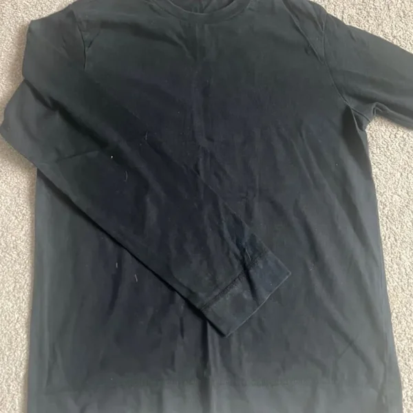 Men’s pullover size small Burton
