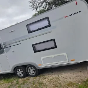 Adria Adora 623DT Sava 8ft caravan - Image 4