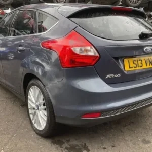Ford Focus 5-door hatchback 2013 manual - Image 3
