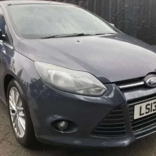 Ford Focus 5-door hatchback 2013 manual