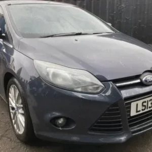 Ford Focus 5-door hatchback 2013 manual