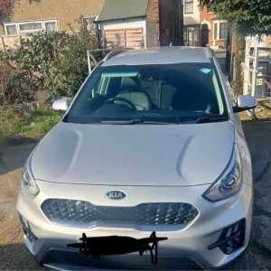 Kia Xceed 3 Plug-in Hybrid and Kia Niro 3 - Image 3