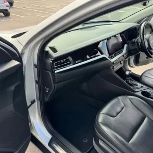 Kia Xceed 3 Plug-in Hybrid and Kia Niro 3 - Image 8