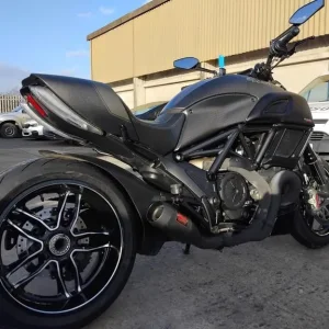 2016 Ducati Diavel Carbon 1198 10k miles good service history MOT included - Image 2