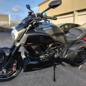 2016 Ducati Diavel Carbon 1198 10k miles good service history MOT included - Image 3