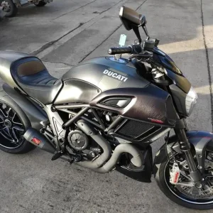 2016 Ducati Diavel Carbon 1198 10k miles good service history MOT included