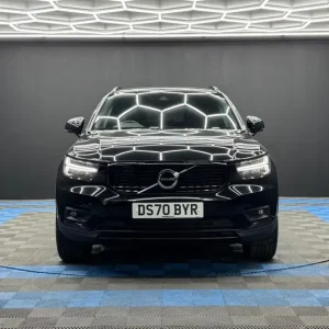 2020 Volvo XC40 1.5 T3 R-Design Estate Manual - Image 2