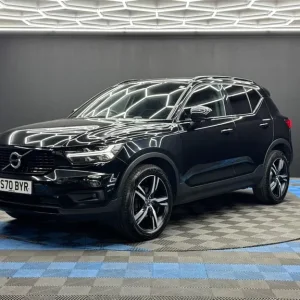 2020 Volvo XC40 1.5 T3 R-Design Estate Manual - Image 3