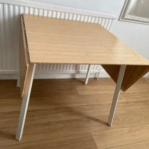Extendable wooden dining table 2-6 seats