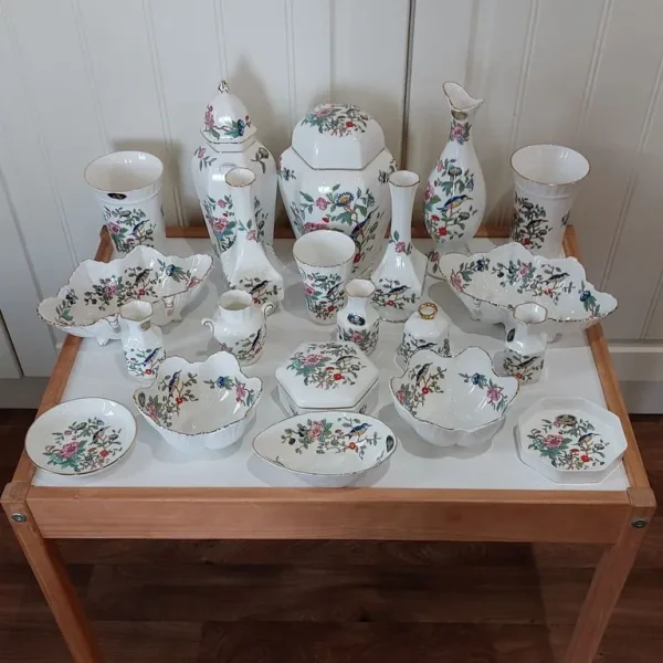 21-piece Aynsley Pembroke bone china set