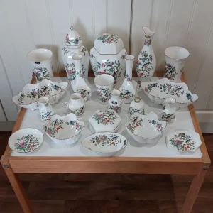21-piece Aynsley Pembroke bone china set