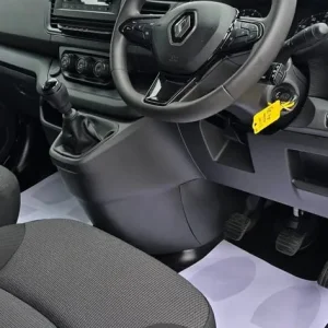 2023 Renault Trafic SL28 9 Seater Minibus - Image 7