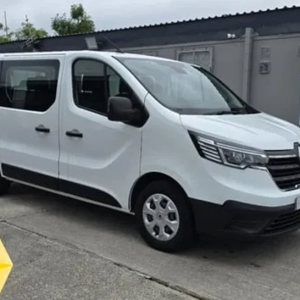 2023 Renault Trafic SL28 9 Seater Minibus
