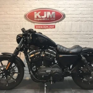 Harley Davidson XL883 Iron, 2015, 6723 miles, black, one owner - Image 2