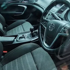 Vauxhall Insignia hatchback 2011 manual 5-door - Image 3