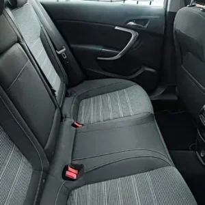 Vauxhall Insignia hatchback 2011 manual 5-door - Image 4