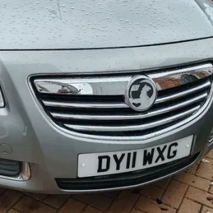 Vauxhall Insignia hatchback 2011 manual 5-door - Image 6