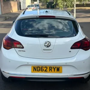 2012 Vauxhall Astra 1.6 Manual Hatchback - Image 6