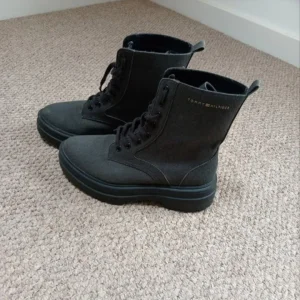 Tommy Hilfiger ladies boots