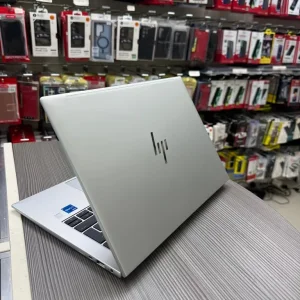 HP EliteBook 840 G10 8/256GB in Excellent Condition - Image 2