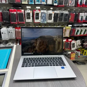 HP EliteBook 840 G10 8/256GB in Excellent Condition - Image 3