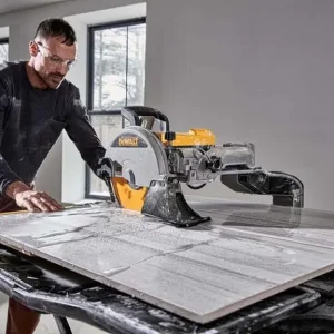 DEWALT D36000 240v Wet Tile Saw and Stand - Image 2