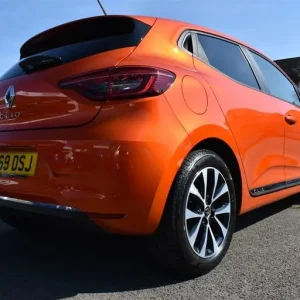 2019 Renault Clio ICONIC TCE Hatchback Petrol Manual - Image 5