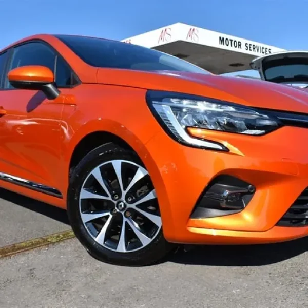 2019 Renault Clio ICONIC TCE Hatchback Petrol Manual