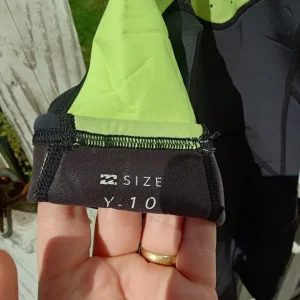 Kids Billabong absolute shorty wetsuit 2mm - Image 2