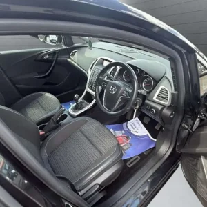 2015 Vauxhall Astra 1.4i Excite Hatchback Manual - Image 7