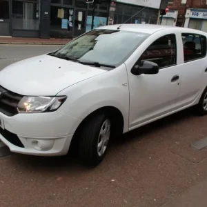 2015 Dacia Sandero 1.2 Ambiance Hatchback - Image 3