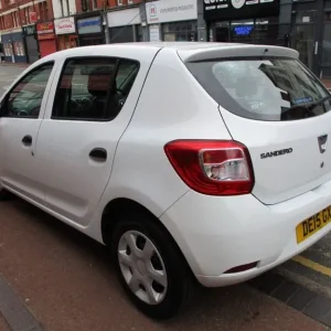 2015 Dacia Sandero 1.2 Ambiance Hatchback - Image 4