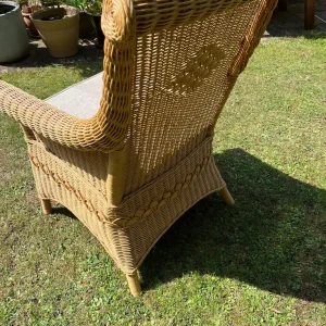 Wicker chair with cushion - Image 3