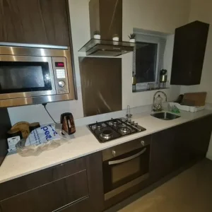 Studio Flat with All Bills Covered - Image 7