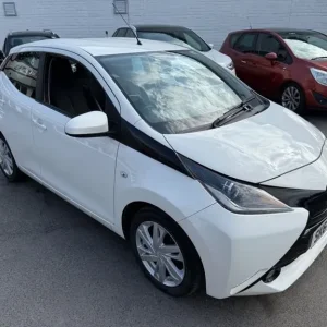 2014 Toyota Aygo 1.0 VVT-i X-pression 5-door Hatchback - Image 4
