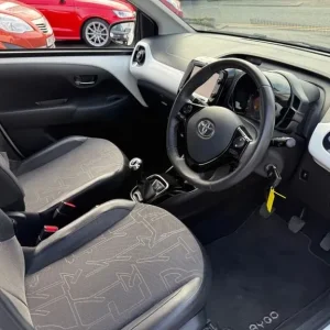 2014 Toyota Aygo 1.0 VVT-i X-pression 5-door Hatchback - Image 7