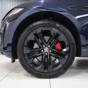 2023 Jaguar F-Pace 2.0 D200 MHEV R-Dynamic SE Black Auto AWD - Image 5