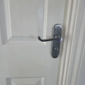 White internal doors - Image 3
