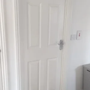 White internal doors - Image 4