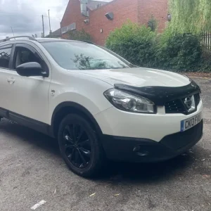 2013 Nissan Qashqai 7-seater with 360 view cameras