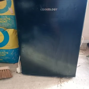 Mini fridge - Image 2