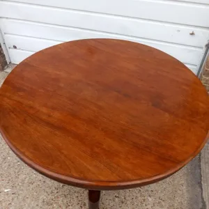 Round Victorian Dining Table – 120 cm diameter, 75 cm tall - Image 2