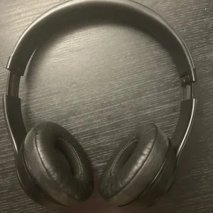 Beats headphones with case, box, and charger - Image 2